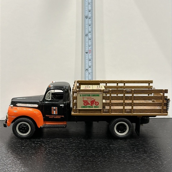 Custom Chrome Die Cast Model Car 1951 Ford F-6 Coin Bank - Picture 7 of 10